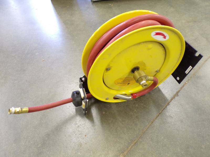 lot 91 image: Air Hose Reel with hose