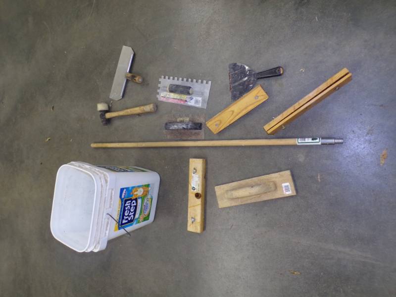 lot 126 image: Flooring Tools