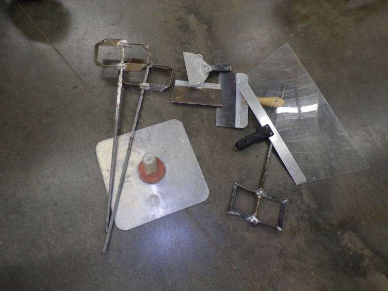 lot 127 image: Mudding Tools