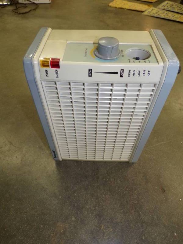 lot 133 image: 110v Heater