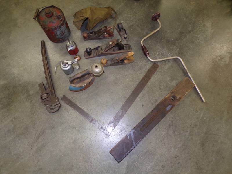 lot 143 image: Assorted Tools