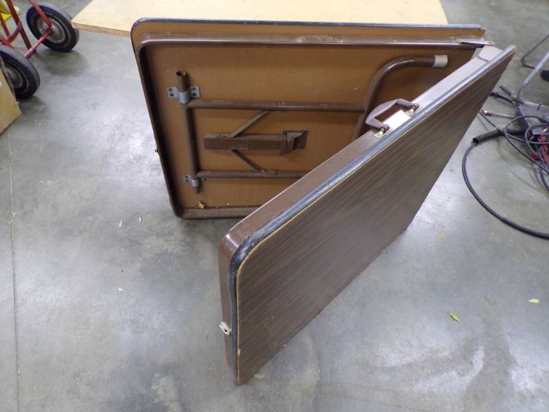 lot 151 image: Folding Table
