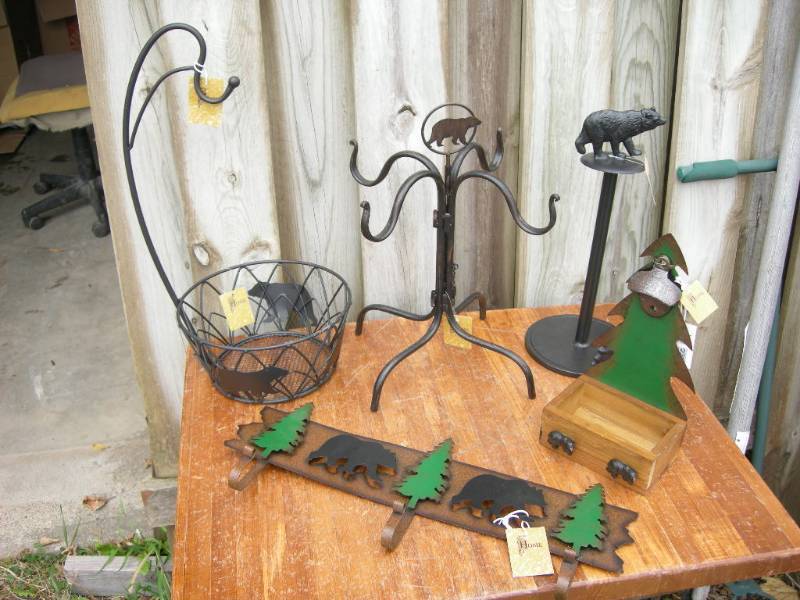 lot 6 image: Metal Bear Decor and Wares