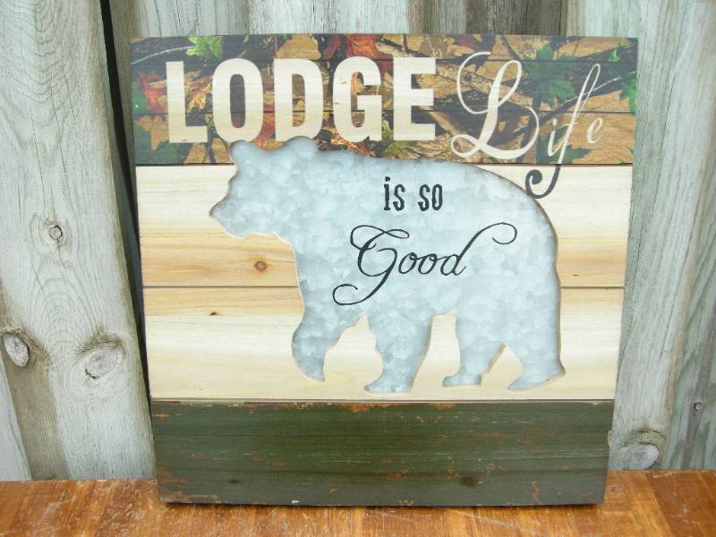 lot 9 image: Lodge Life is Good Sign