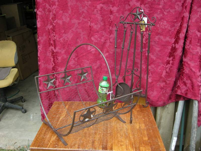 lot 13 image: Metal Star Fireplace Set - Wood Carrier