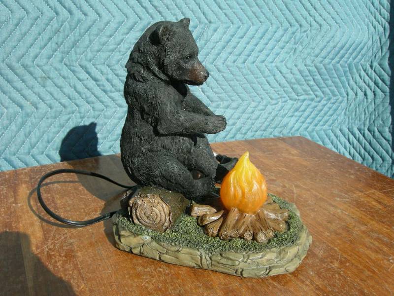 lot 39 image: Black Bear Nightlight