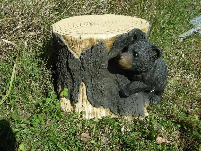 lot 41 image: Black Bear Tree Trunk Stool