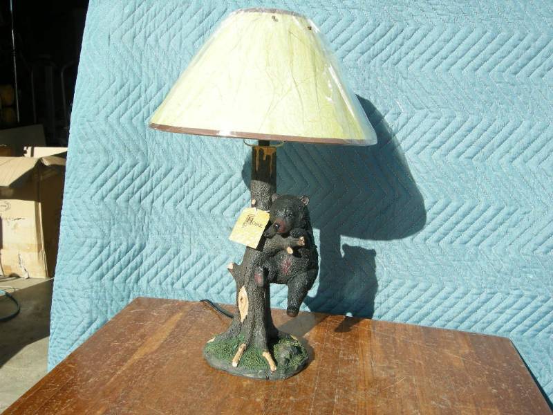 lot 53 image: Bear on Tree  Table Lamp