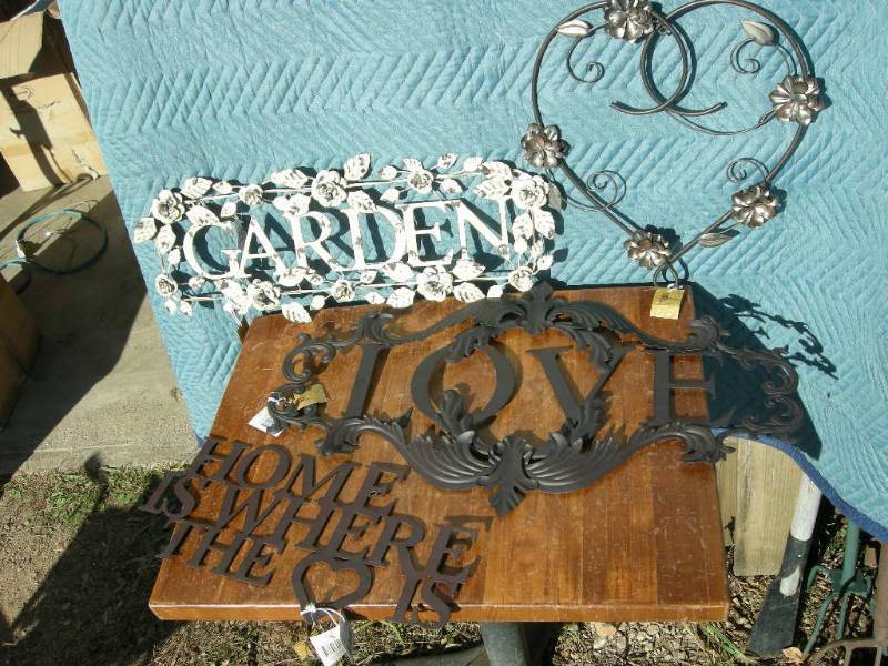 lot 56 image: 4 Metal DecorativeInspirational Signs