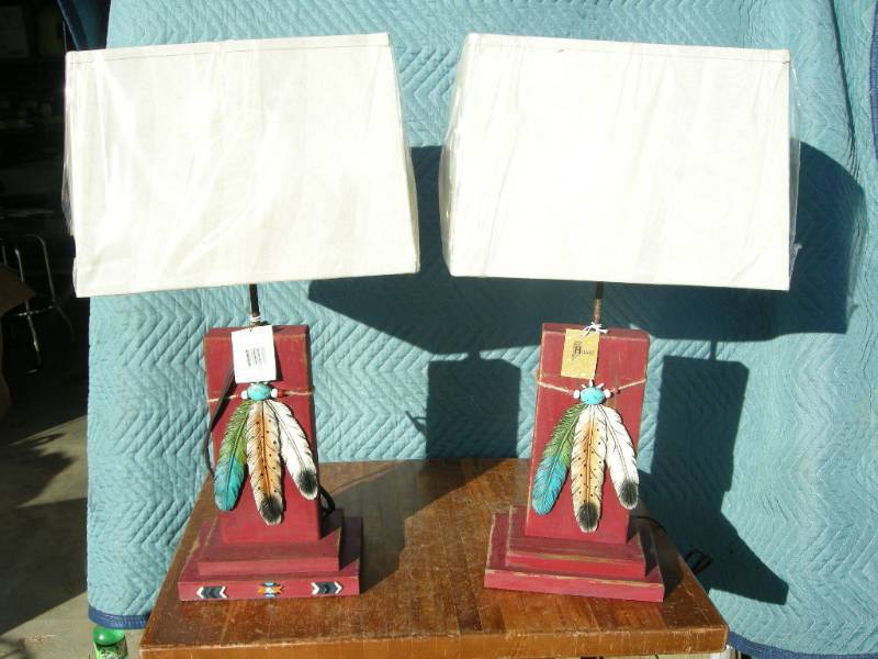 lot 59 image: Pair WesternFeather Lamps
