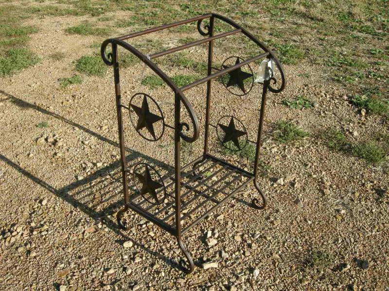 lot 63 image: Star Towel Rack