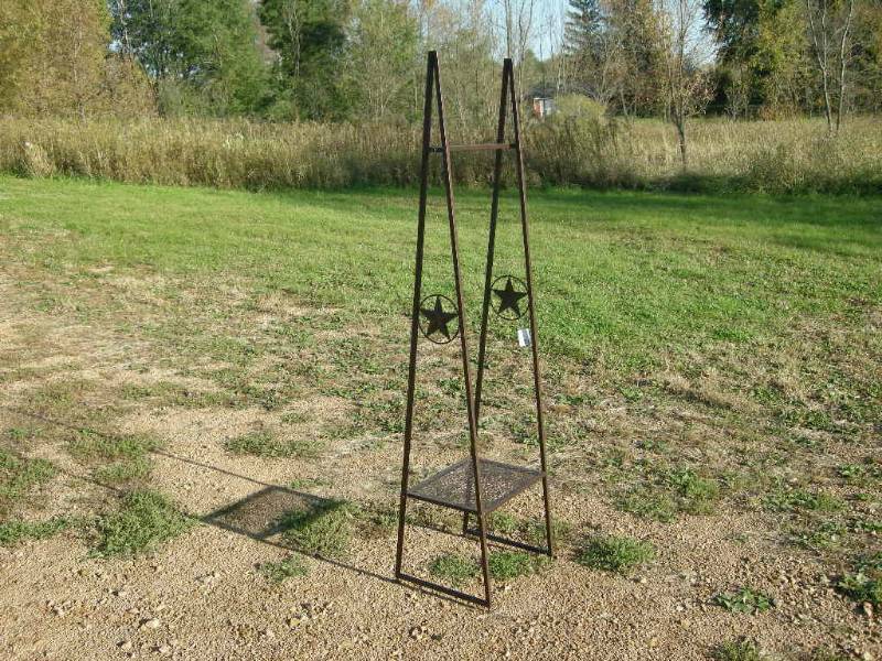 lot 64 image: Star Coat and Boot Station