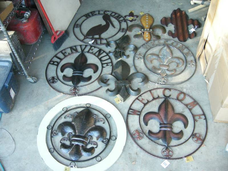 lot 68 image: Group Fleur-de-Lis Hanger Signs