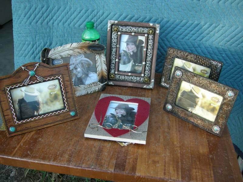 lot 72 image: Western Look Photo Frames