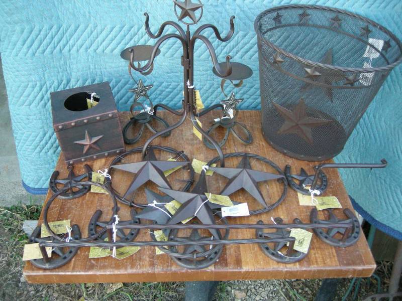 lot 78 image: Star, Horseshoe Bathroom, Home Decor