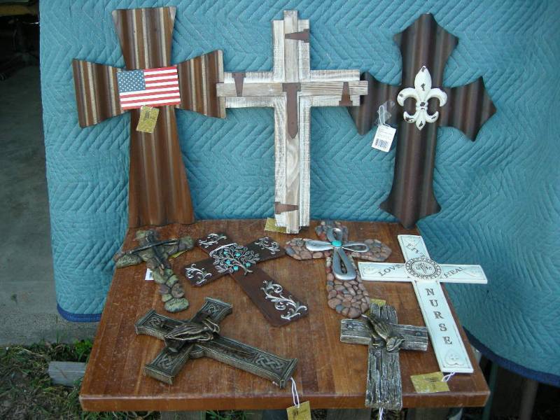 lot 79 image: Western Look Crosses