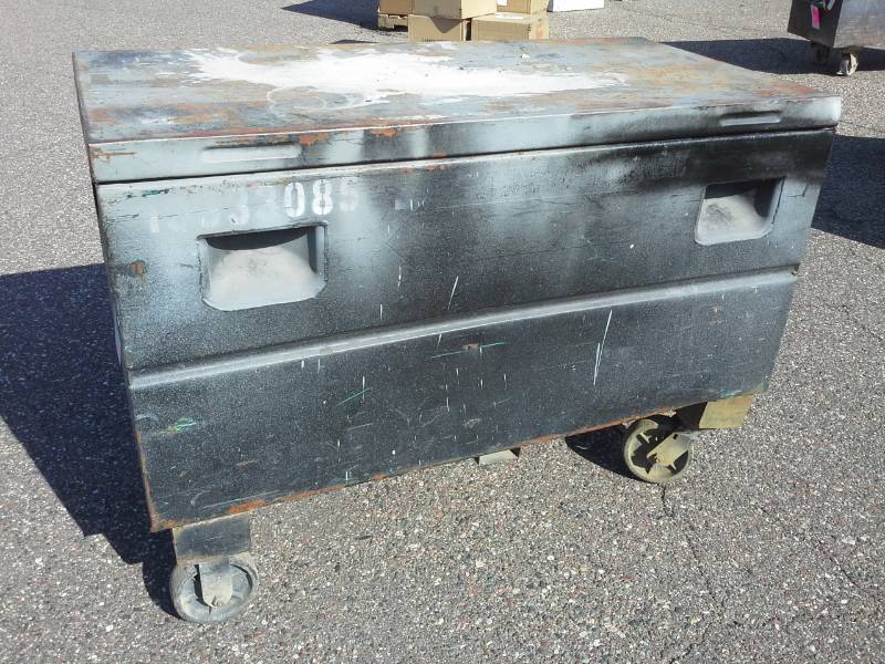 lot 105 image: Rolling Metal Job Box