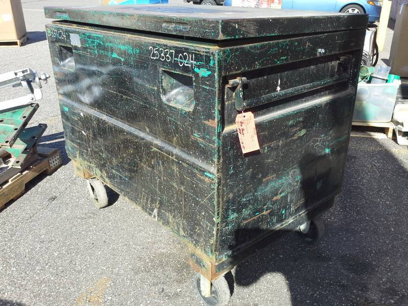 lot 108 image: Rolling Metal Job Box