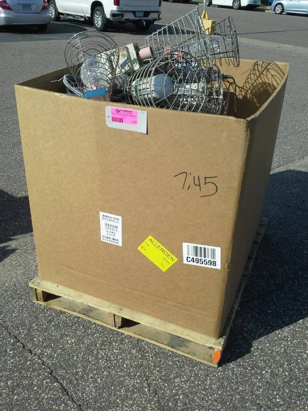 lot 117 image: Commercial Cage Lighting Metal Halide Lamp 400W