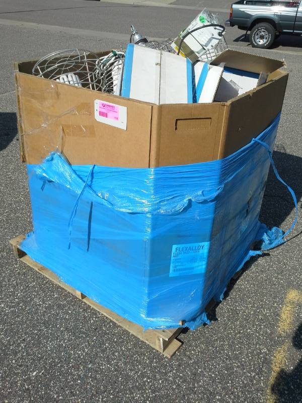 lot 118 image: Tiger Commercial Cage Lighting HID 400W