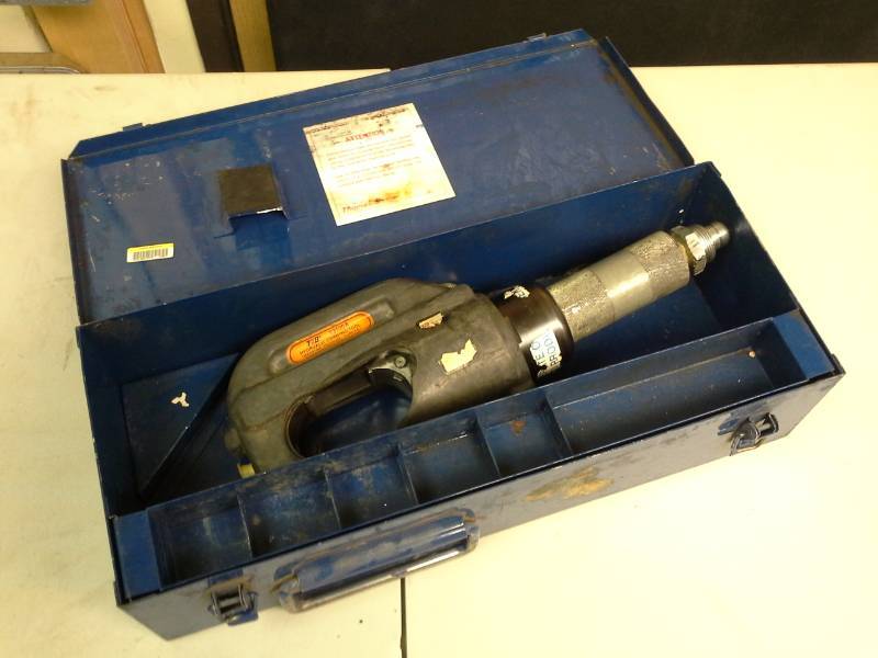 lot 123 image: T&B 14-Ton C-Yoke Hydraulic Crimping Tool 13100A, Case
