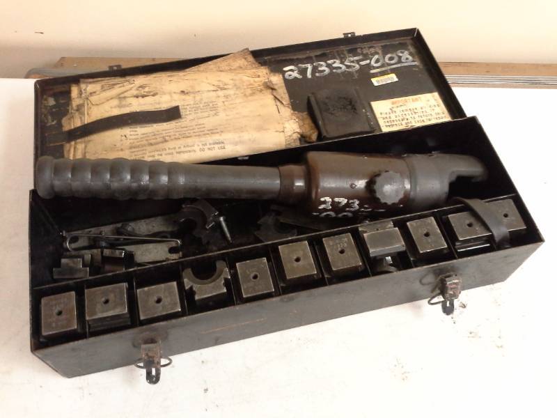 lot 127 image: Burndy Hydraulic Hypress, Case, Instruction Manual