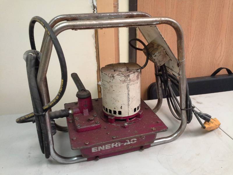 lot 129 image: Enerpac Hydraulic Pump With Leeson Motor