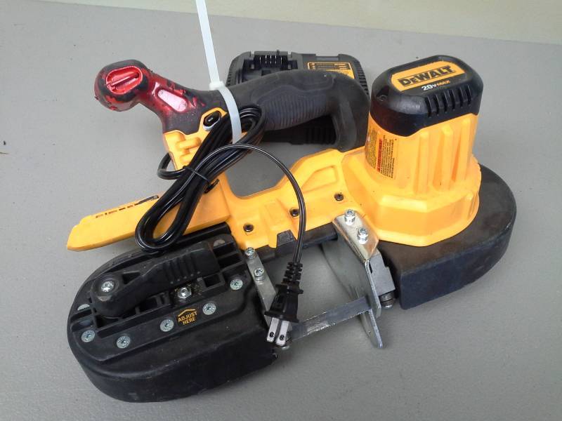 lot 142 image: DeWalt DCS371 20VDC Cordless Band Saw