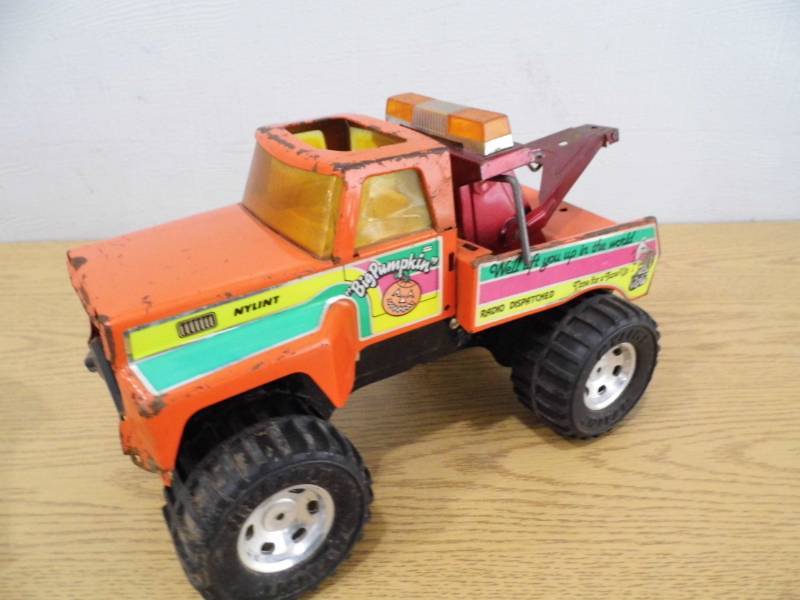 nylint tow truck