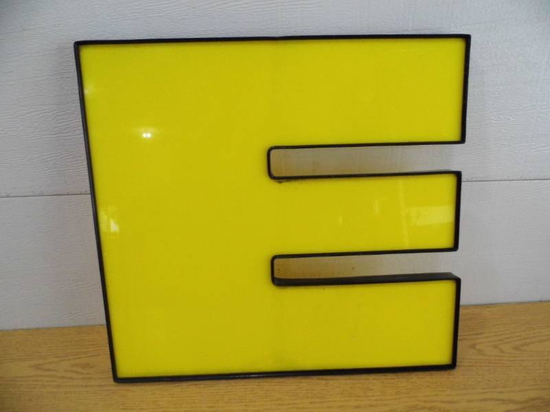 Sign Face E