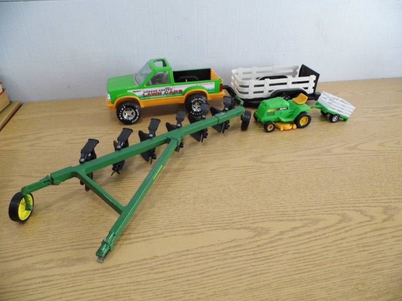 Nyling Truck - John Deere Impliment