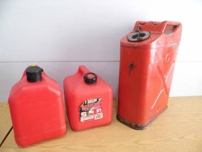 3 gas Cans