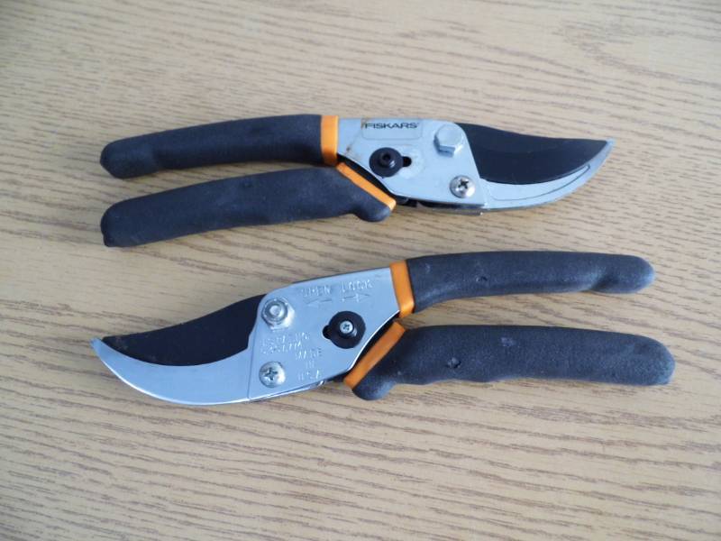 2 Pair Fiskars Cutters