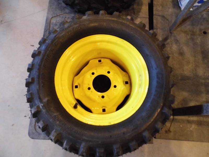 Carlisle HD Field Trax Tire w Rim