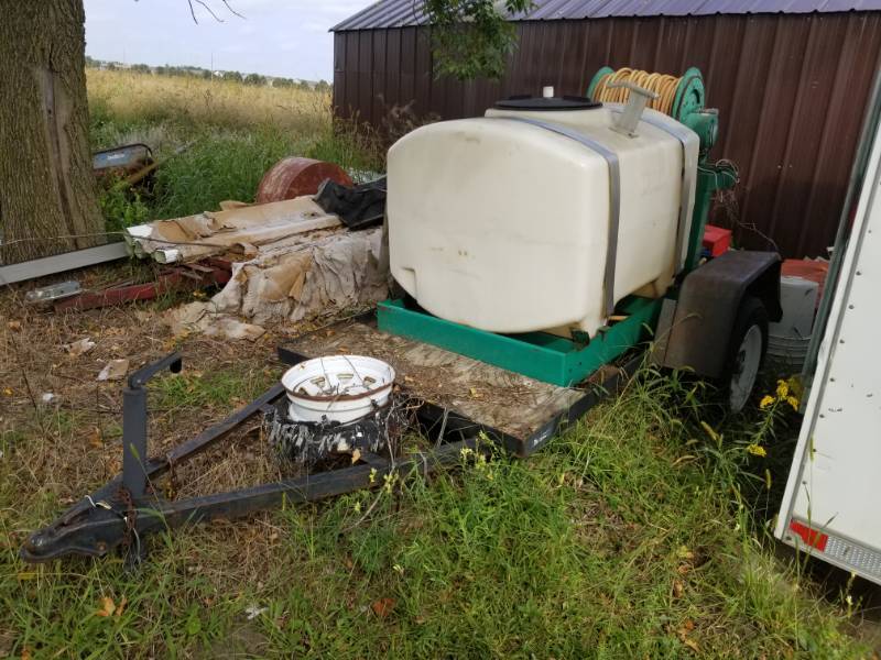 lot 5 image: Single Use WaterFertilizer Sprayer Trailer