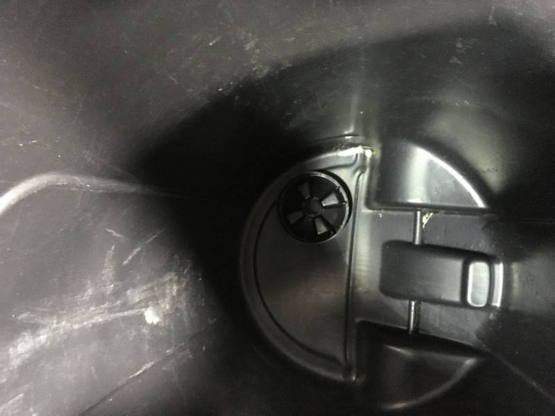United Solutions 32 Gal. Wheeled Blow Molded Outdoor Trash Can in Black  SEE PHOTO DAMAGES BROKEN WHEEL