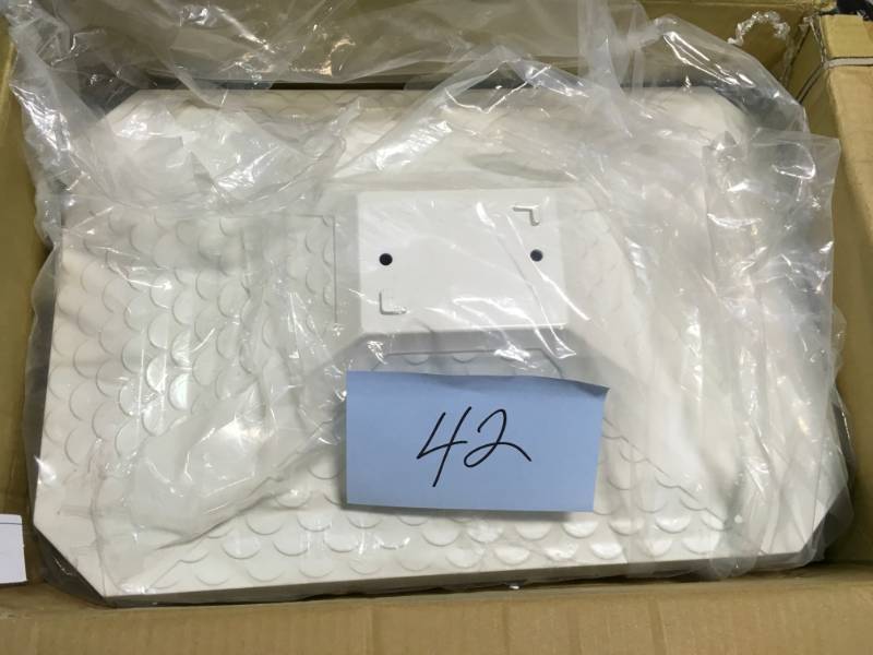 lot 42 image: Gibraltar Mailboxes Hamilton White Locking Aluminum Large Post-Mount Mailbox- good condition