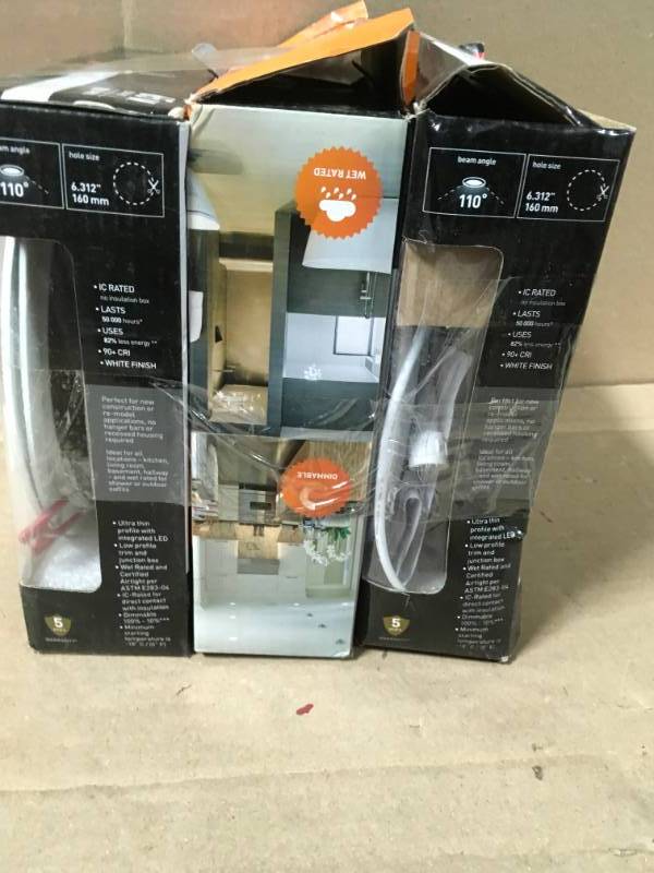lot 158 image: Globe Electric Designer Ultra Slim 6 in. White Integrated LED Recessed Kit