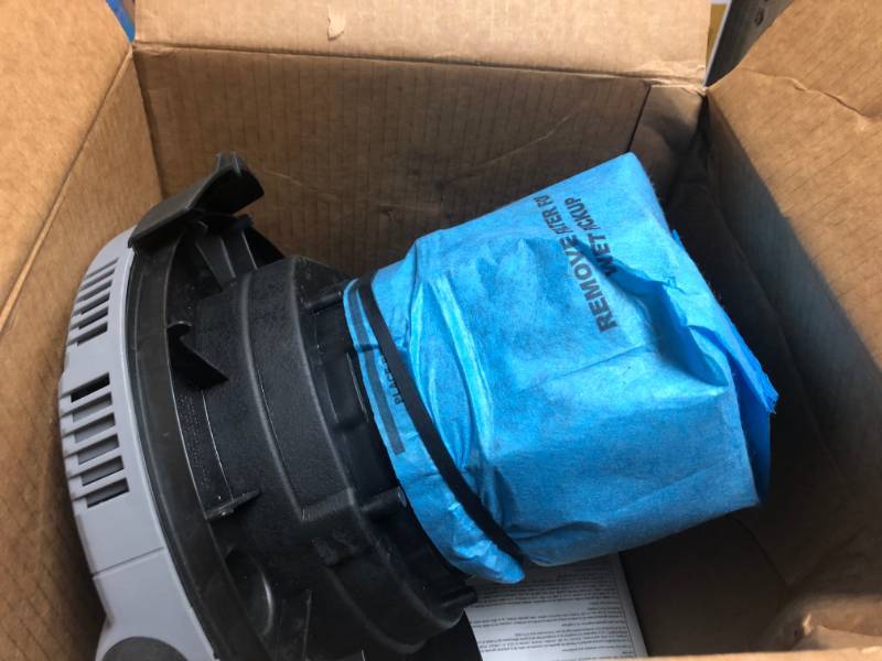 lot 44 image: Bucket Head 5 Gal. 1.75-Peak HP Wet Dry Vac