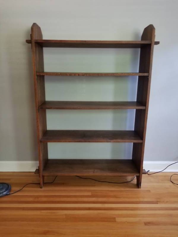 lot 27 image: Beautiful Arts & Crafts Bookcase