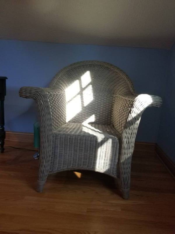 lot 58 image: Traditionally Styled Wicker Chair