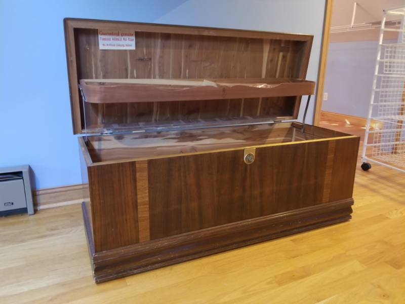 lot 15 image: Awesome Tennessee Aromatic Red Cedar Cabinet Chest