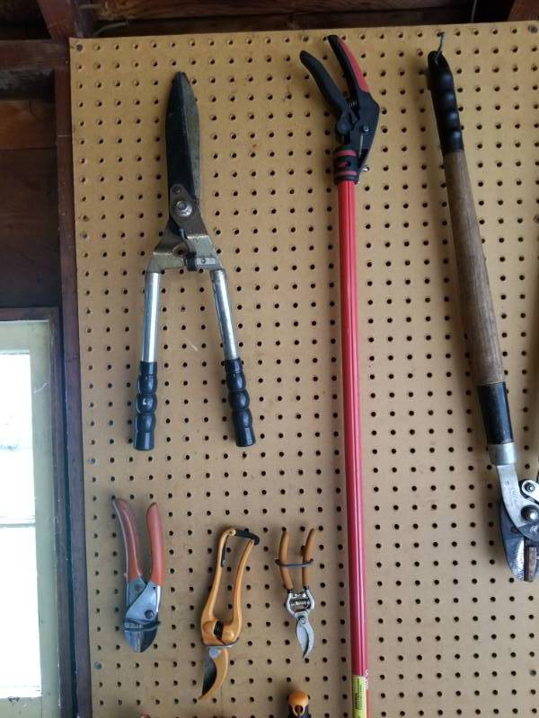 lot 62 image: Collection of Garding Necessities