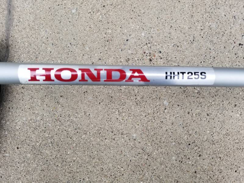 lot 20 image: Honda HHT25S String Trimmer BARELY USED