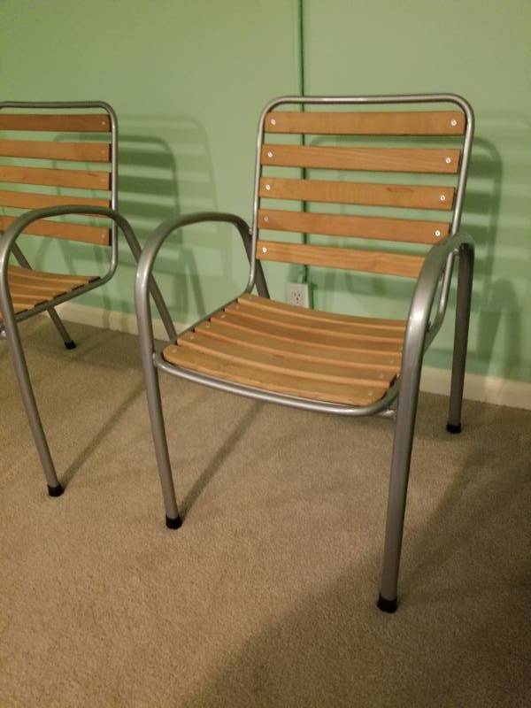 lot 75 image: Pair of Mid-Century Modern Style Chairs