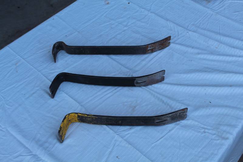 lot 239 image: Lot of (3) Prybars