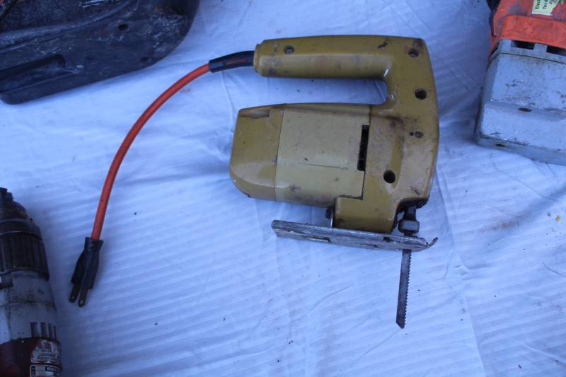 lot 246 image: Black & Decker Electric Jig Saw