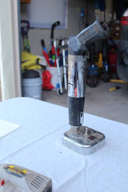 lot 249 image: Omark 330 Pneumatic Nail Gun