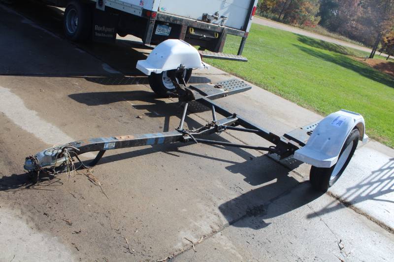 lot 208 image: Reese Towpower Single Axle Car Tow Dolly Trailer
