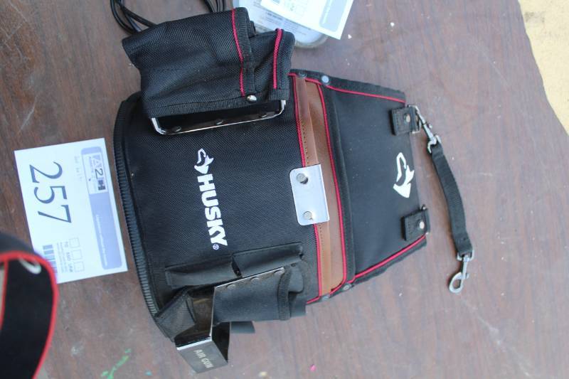 lot 257 image: Husky Tool Belt